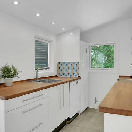 3 Bedroom Cozy In Feriehus