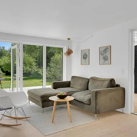3 Bedroom Cozy In Feriehus