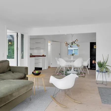 3 Bedroom Cozy In Feriehus *