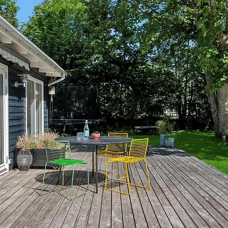 3 Bedroom Cozy In *